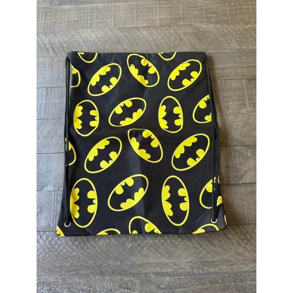 NWOT BATMAN Logo Pattern 17